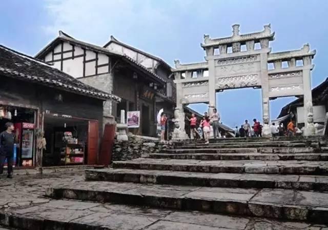 第十二届全国少数民族传统体育运动会,共设18项竞赛项目,160余项表演项目