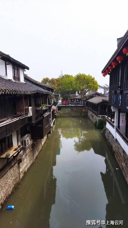 时尚芭比做美甲